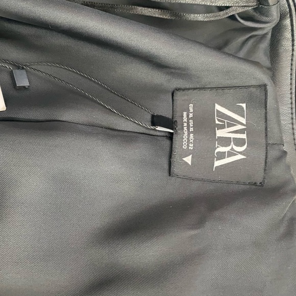 Zara Blogger Favorite Black Faux Leather Blazer Button Front Jacket Size XL NWT - Picture 15 of 16